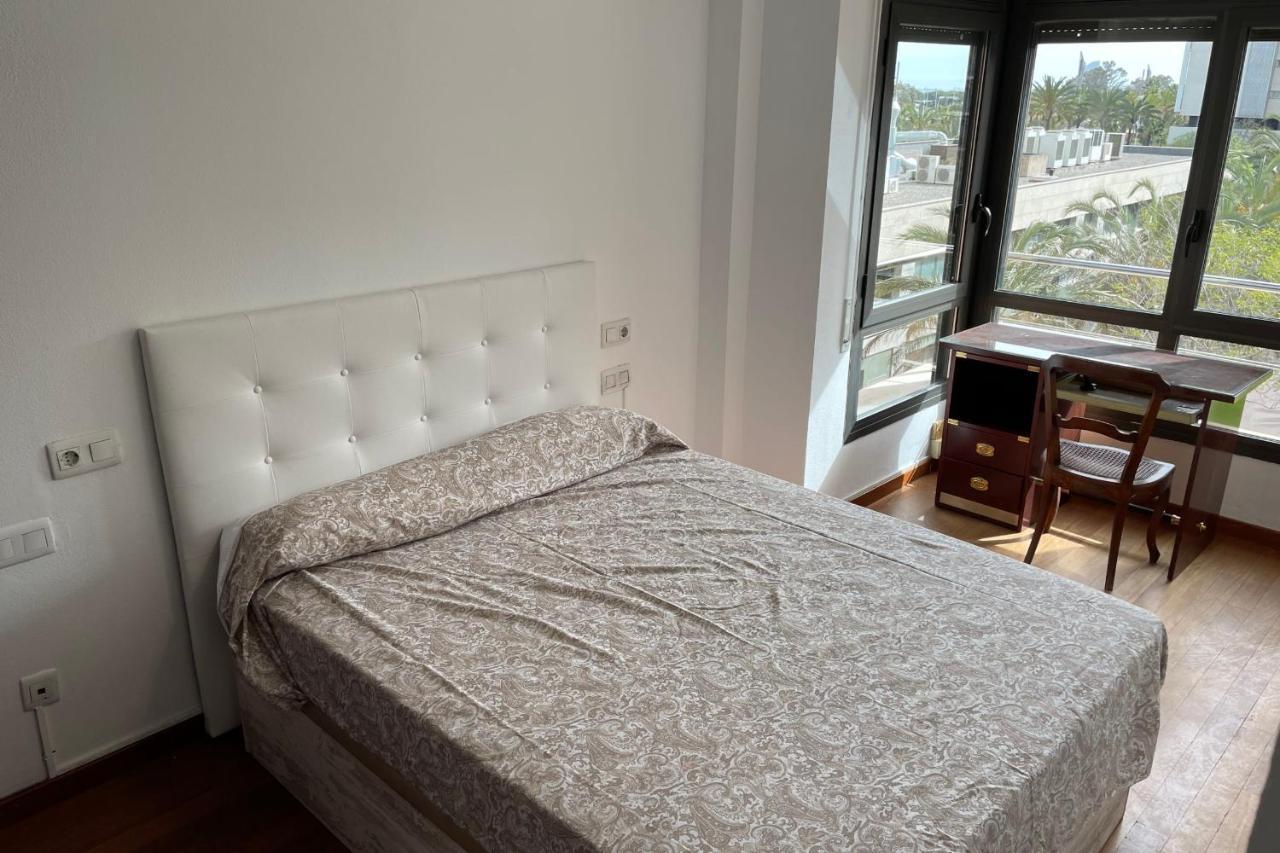 Apartment With Sea Views Next To The Beach Of Mar Bella Barcelona Luaran gambar